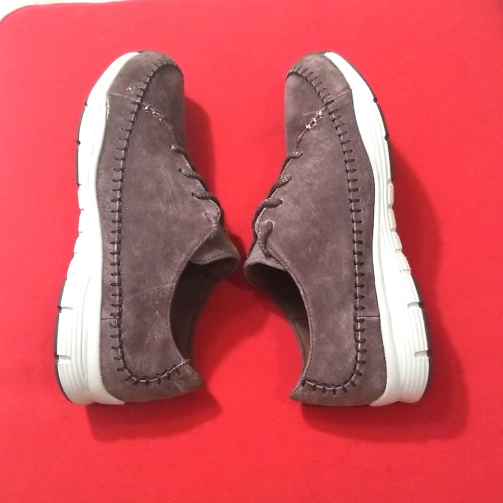 SKECHERS SNEAKERS